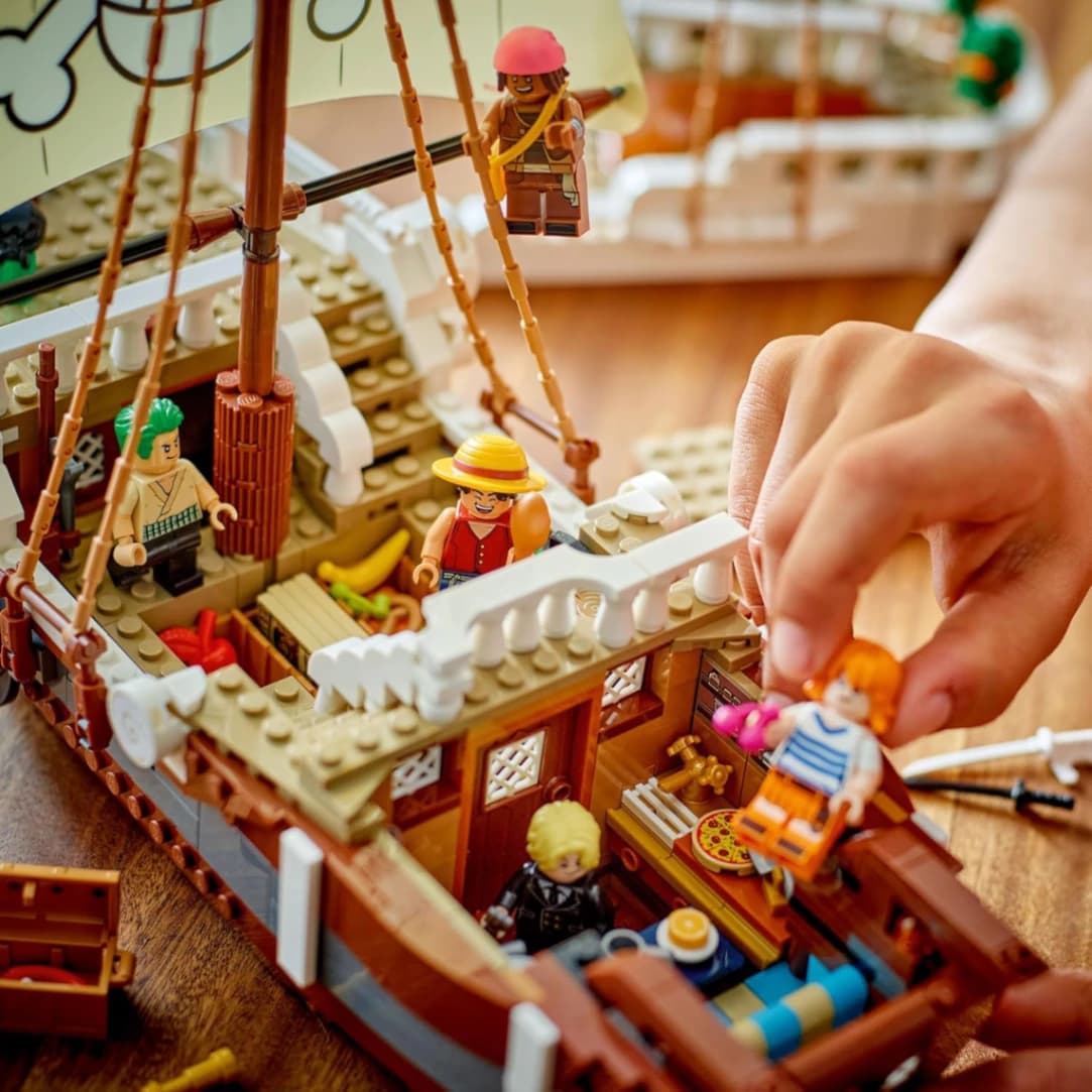 Lego One Piece Barco Pirata Going Merry Set con Barco, Juguete de Construcción con 5 Minifiguras - Imagen 4